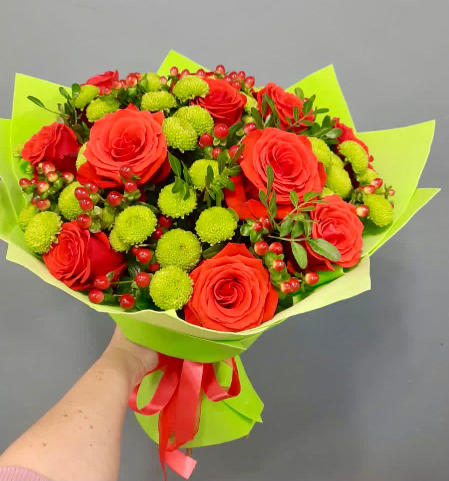 Букет цветов из: Хризантемы и Розы в Черногорске