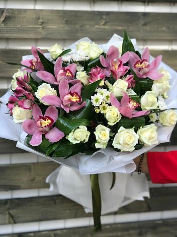 Букет цветов из: Розы и Хризантемы в Черногорске