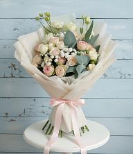 Букет цветов из:  Розы и Лизиантусы в Черногорске
