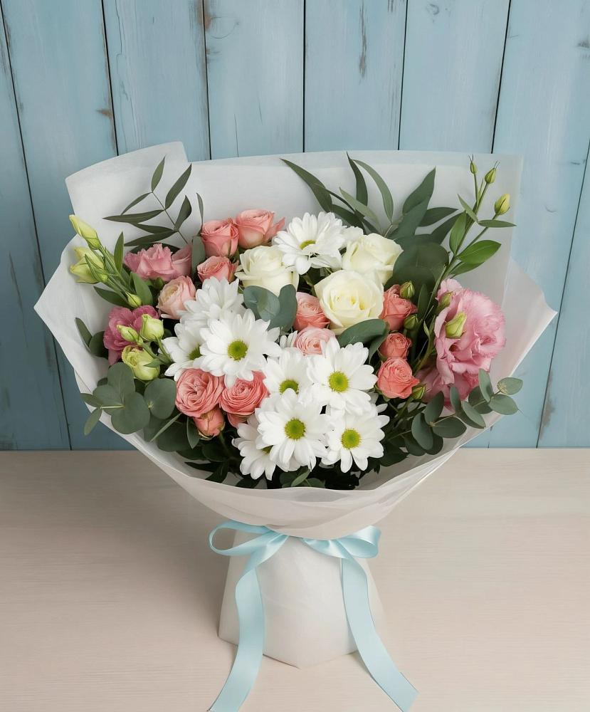 Букет цветов из: Розы, Лизиантусы и Хризантемы в Черногорске