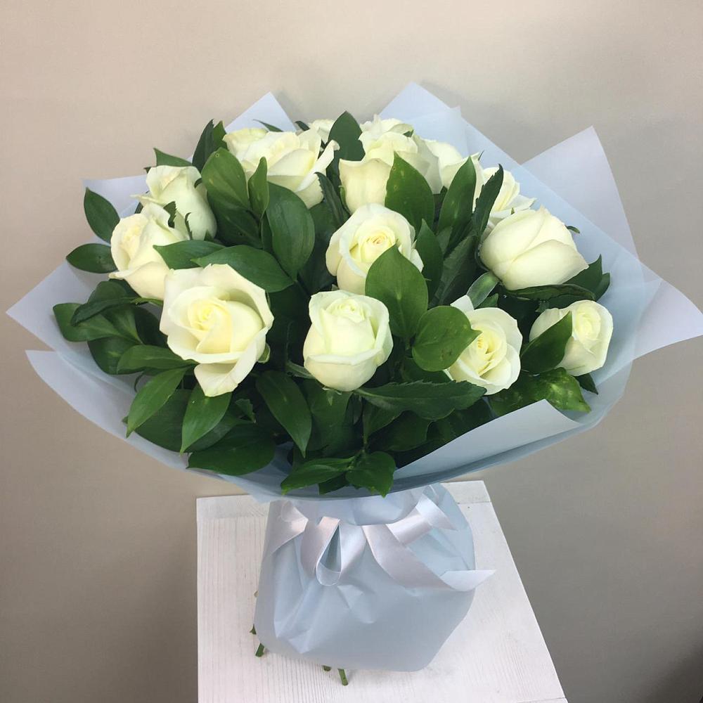 Букет 15 Белых роз Проуд в Черногорске