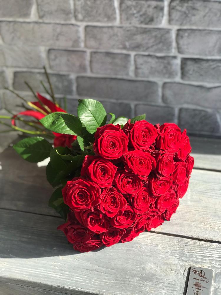 Букет Красные розы Фридом в Черногорске