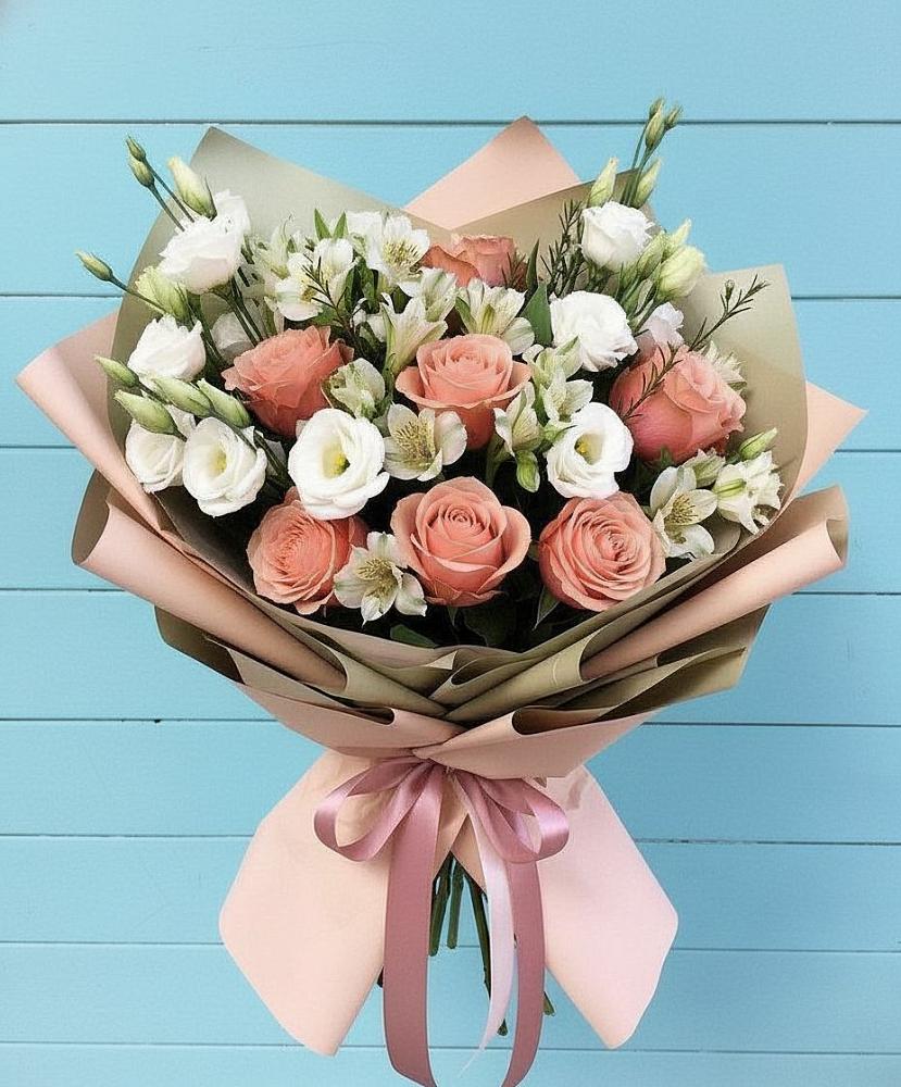 Букет цветов из: Розы, Альстромерии и Лизиантусы в Черногорске