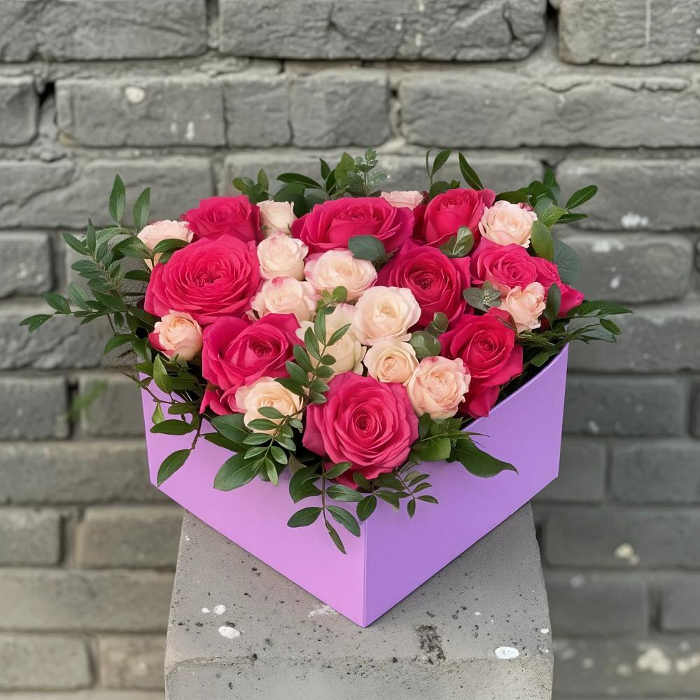 Цветочная композиция из Розы в коробке в Черногорске