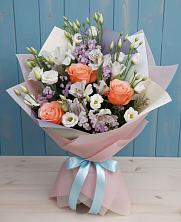 Букет цветов из:  Лизиантусы, Розы, Альстромерии и Гипсофила в Черногорске