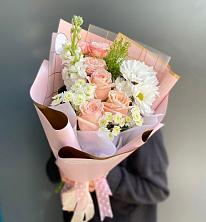 Букет цветов из:  Хризантемы и Розы в Черногорске