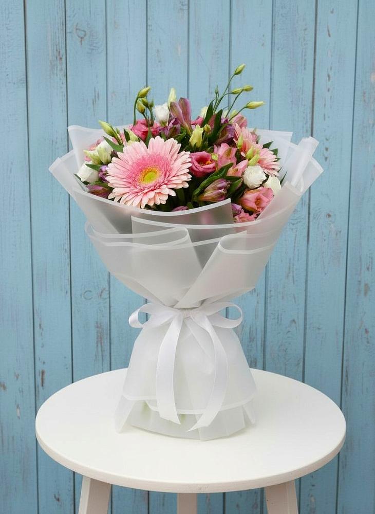 Букет цветов из: Герберы, Альстромерии и Лизиантусы в Черногорске