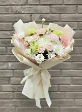 Букет цветов из:  Гвоздики, Розы, Лизиантусы и Хризантемы в Черногорске