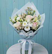 Букет цветов из:  Розы и Лизиантусы в Черногорске