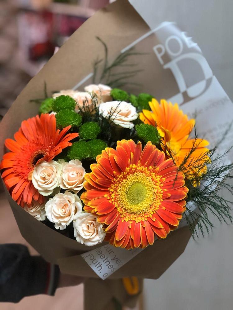 Букет цветов из: Герберы, Хризантемы и Розы в Черногорске