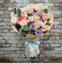 Букет цветов из:  Розы, Лизиантусы и Гвоздики #REPLACE_PRED# Черногорске